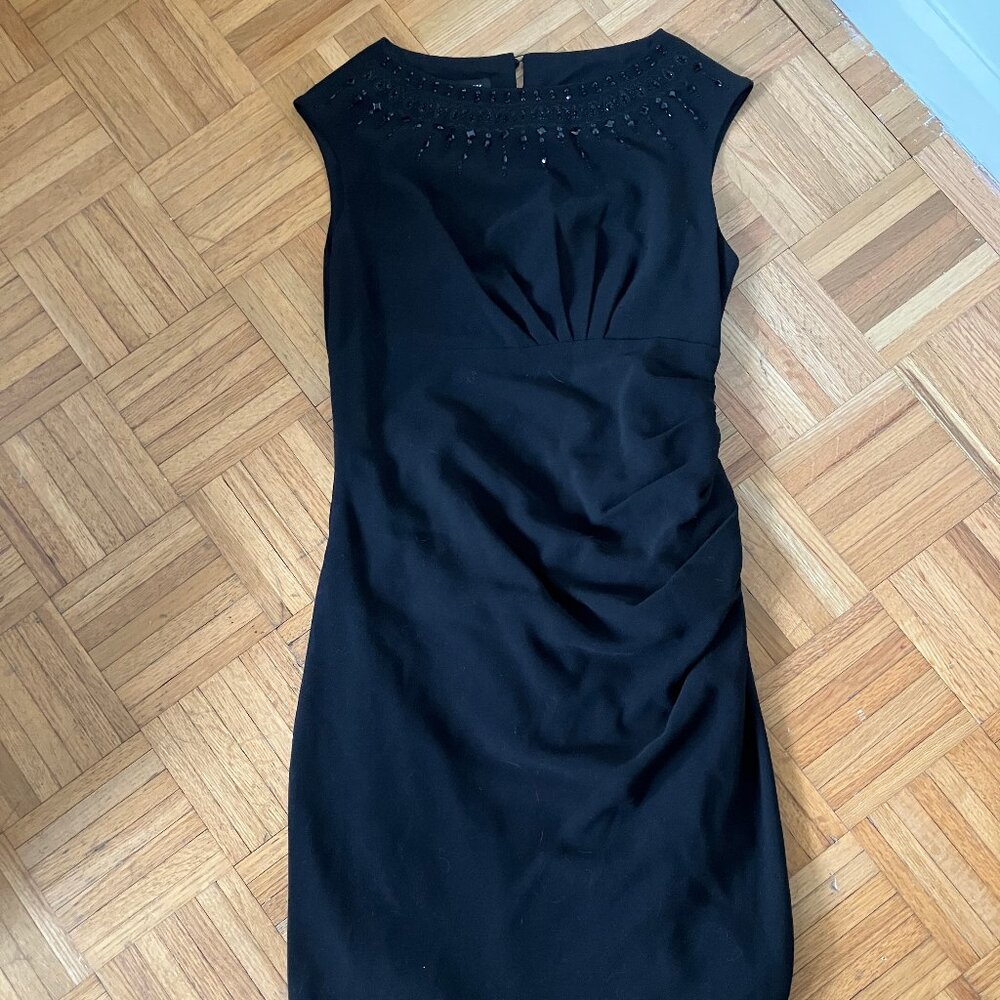 Jones New York sz 10 cocktail or upscale office dress black